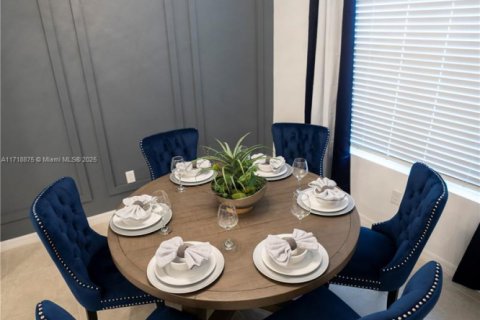 Townhouse in Kissimmee, Florida 3 bedrooms № 2012687 - photo 8