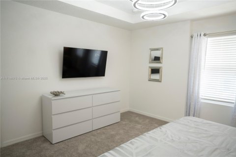 Townhouse in Kissimmee, Florida 3 bedrooms № 2012687 - photo 11