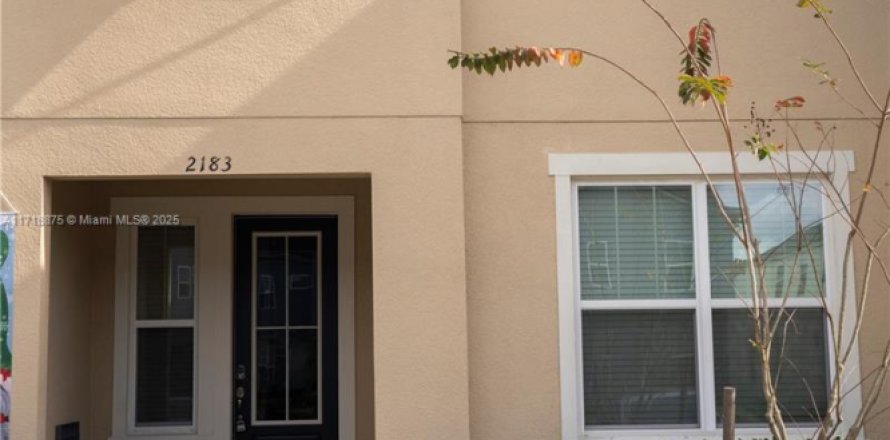 Townhouse in Kissimmee, Florida 3 bedrooms № 2012687