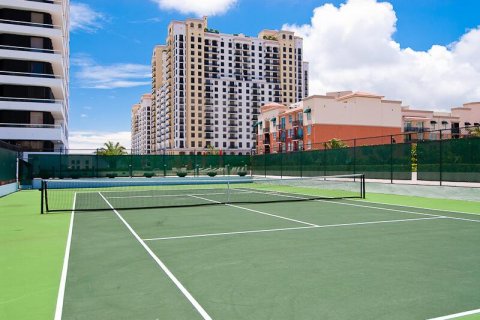 Condo in West Palm Beach, Florida, 3 bedrooms  № 1040600 - photo 1