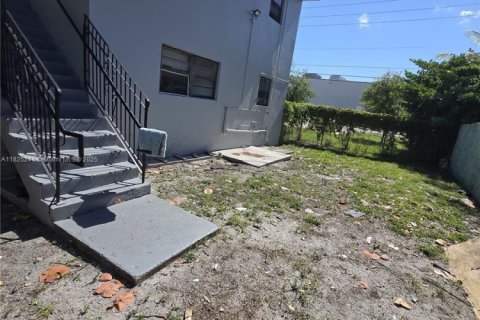 Propiedad comercial en venta en Miami, Florida, 414.34 m2 № 1977247 - foto 7