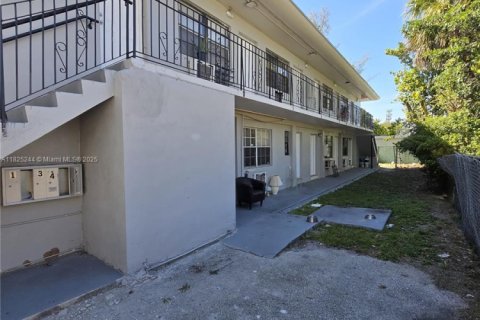 Propiedad comercial en venta en Miami, Florida, 414.34 m2 № 1977247 - foto 2