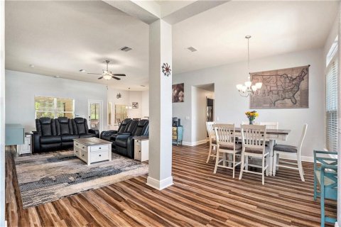 House in Spring Hill, Florida 4 bedrooms, 185.62 sq.m. № 1876463 - photo 8