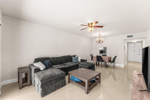 Copropriété à vendre à West Palm Beach, Floride: 1 chambre, 74.32 m2 № 2190847 - photo 16