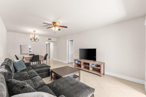 Copropriété à vendre à West Palm Beach, Floride: 1 chambre, 74.32 m2 № 2190847 - photo 17