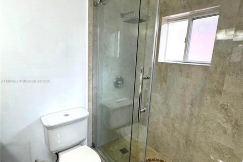 Condominio en alquiler en Hialeah, Florida, 2 dormitorios, 85.93 m2 № 1956505 - foto 17