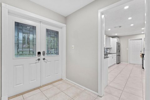 House in Seminole, Florida 4 bedrooms, 224.64 sq.m. № 1904009 - photo 3