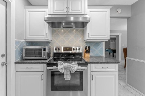 House in Seminole, Florida 4 bedrooms, 224.64 sq.m. № 1904009 - photo 9