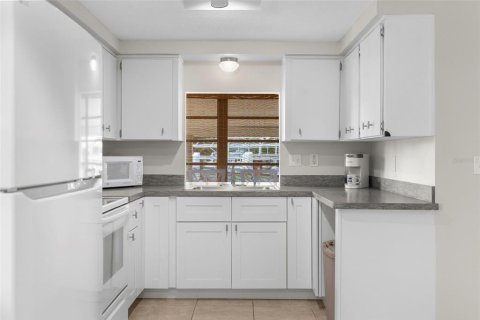 House in Hudson, Florida 2 bedrooms, 87.33 sq.m. № 1883477 - photo 21