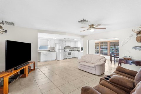 Casa en venta en Hudson, Florida, 2 dormitorios, 87.33 m2 № 1883477 - foto 19