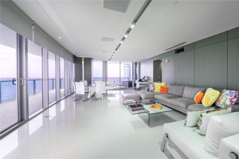 Купить кондоминиум в Санни-Айлс-Бич, Флорида 4 спальни, 230.86м2, № 1715761 - фото 2