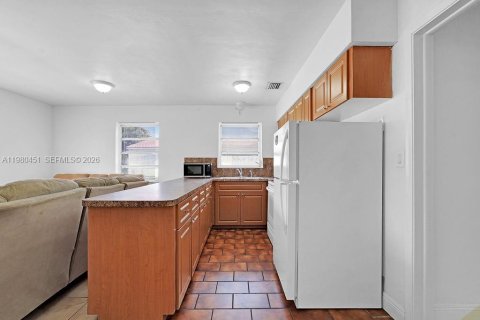 Снять в аренду квартиру в Холливуд, Флорида 1 спальня, 83.61м2, № 2051390 - фото 13