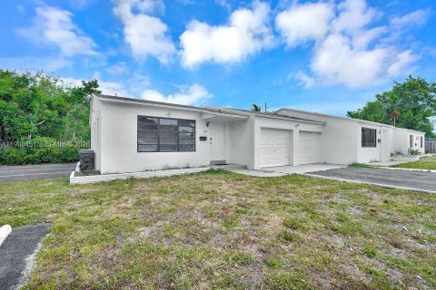 Снять в аренду квартиру в Холливуд, Флорида 1 спальня, 83.61м2, № 2051390 - фото 7