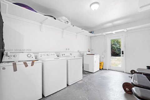 Снять в аренду квартиру в Холливуд, Флорида 1 спальня, 83.61м2, № 2051390 - фото 25