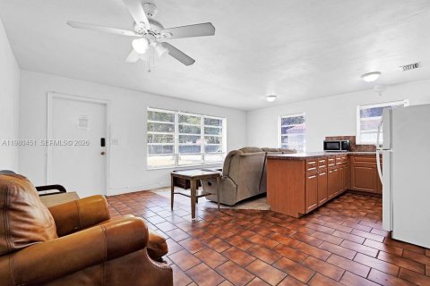 Снять в аренду квартиру в Холливуд, Флорида 1 спальня, 83.61м2, № 2051390 - фото 12