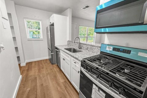 Casa en venta en Gainesville, Florida, 4 dormitorios, 117.24 m2 № 2217133 - foto 5