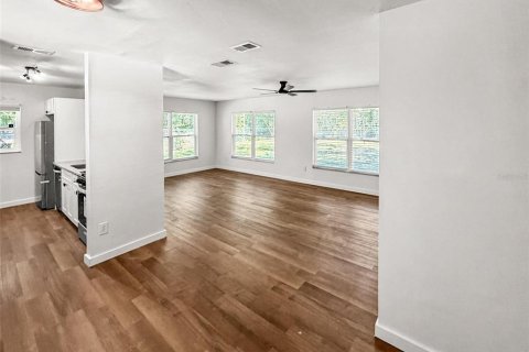 Casa en venta en Gainesville, Florida, 4 dormitorios, 117.24 m2 № 2217133 - foto 3