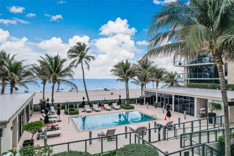 Condo in Hollywood, Florida, 3 bedrooms  № 1729790 - photo 17