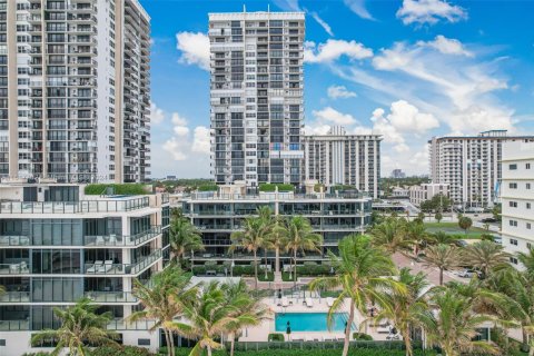 Condo in Hollywood, Florida, 3 bedrooms  № 1729790 - photo 3