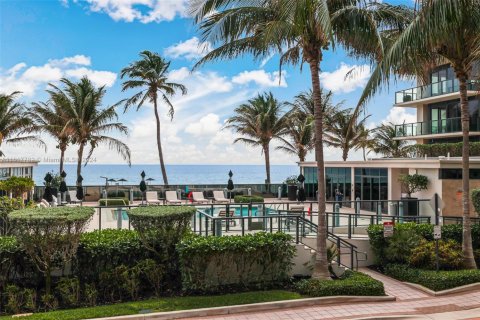 Condo in Hollywood, Florida, 3 bedrooms  № 1729790 - photo 30