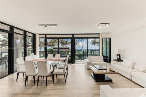 Condo in Hollywood, Florida, 3 bedrooms  № 1729790 - photo 21
