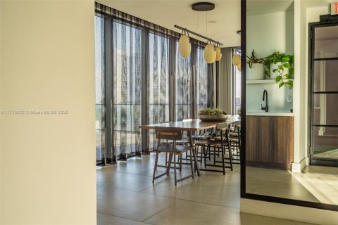 Condominio en venta en Miami, Florida, 1 dormitorio, 56.39 m2 № 1704543 - foto 17