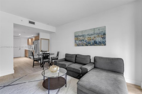 Condominio en venta en Miami, Florida, 1 dormitorio, 56.39 m2 № 1704543 - foto 3