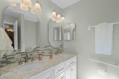 House in Orlando, Florida 3 bedrooms, 144.37 sq.m. № 1687605 - photo 21