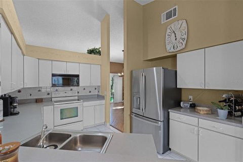 House in Orlando, Florida 3 bedrooms, 144.37 sq.m. № 1687605 - photo 15