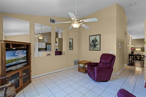 House in Orlando, Florida 3 bedrooms, 144.37 sq.m. № 1687605 - photo 12