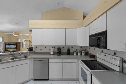 House in Orlando, Florida 3 bedrooms, 144.37 sq.m. № 1687605 - photo 16