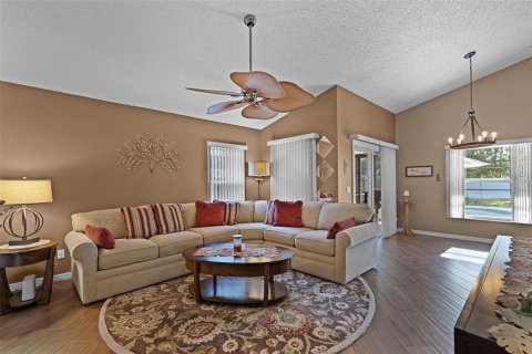 House in Orlando, Florida 3 bedrooms, 144.37 sq.m. № 1687605 - photo 5