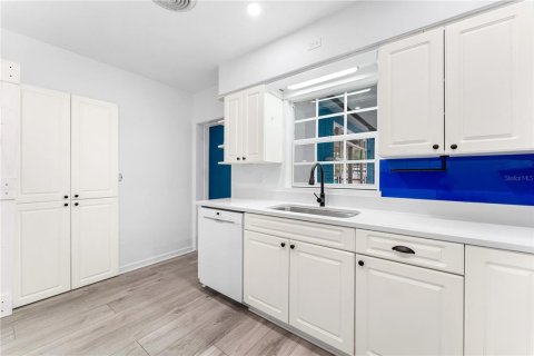Casa en venta en Sarasota, Florida, 4 dormitorios, 145.67 m2 № 1619302 - foto 16