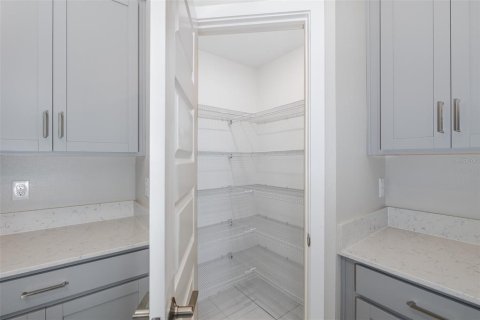 Casa en venta en New Port Richey, Florida, 4 dormitorios, 216.83 m2 № 2151462 - foto 17