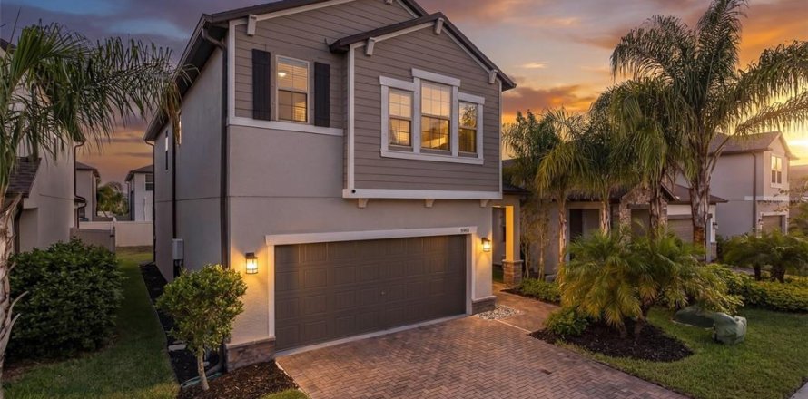 Casa en New Port Richey, Florida 4 dormitorios, 216.83 m2 № 2151462