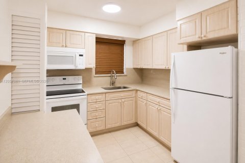 Casa en venta en Miramar, Florida, 2 dormitorios, 82.5 m2 № 2244914 - foto 13