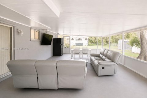 Casa en venta en Miramar, Florida, 2 dormitorios, 82.5 m2 № 2244914 - foto 19