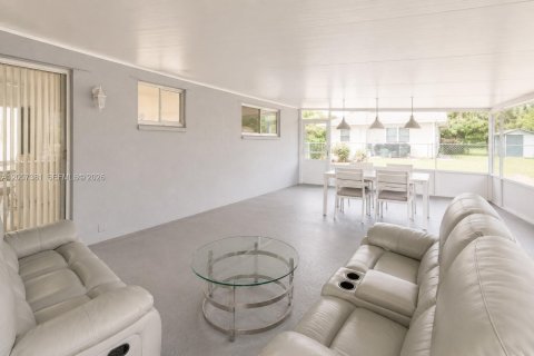 Casa en venta en Miramar, Florida, 2 dormitorios, 82.5 m2 № 2244914 - foto 20