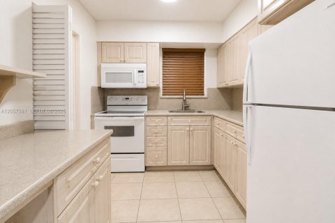 Casa en venta en Miramar, Florida, 2 dormitorios, 82.5 m2 № 2244914 - foto 12