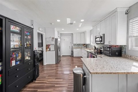 Villa ou maison à vendre à Tampa, Floride: 3 chambres, 102.19 m2 № 2425280 - photo 3