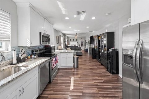 Villa ou maison à vendre à Tampa, Floride: 3 chambres, 102.19 m2 № 2425280 - photo 4