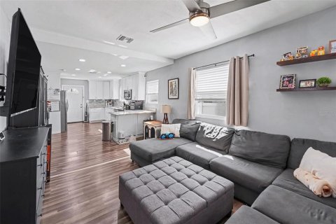 Villa ou maison à vendre à Tampa, Floride: 3 chambres, 102.19 m2 № 2425280 - photo 6
