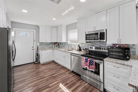 Villa ou maison à vendre à Tampa, Floride: 3 chambres, 102.19 m2 № 2425280 - photo 2