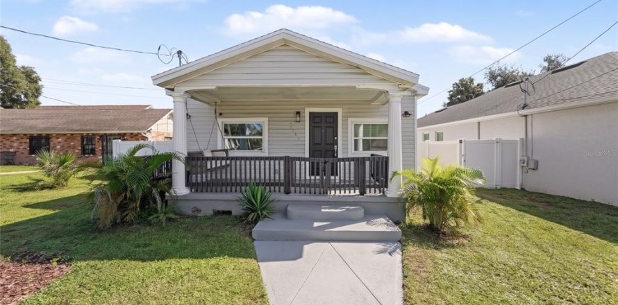 Villa ou maison à Tampa, Floride 3 chambres, 102.19 m2 № 2425280