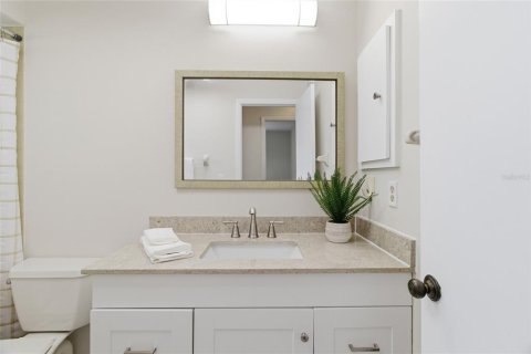 House in Venice, Florida 2 bedrooms, 104.79 sq.m. № 2095019 - photo 20