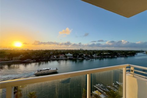 Condominio en alquiler en Miami Beach, Florida, 1 dormitorio, 86.4 m2 № 2011115 - foto 10