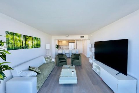 Condominio en alquiler en Miami Beach, Florida, 1 dormitorio, 86.4 m2 № 2011115 - foto 2