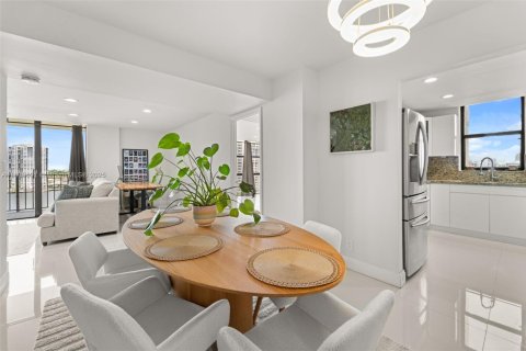 Купить кондоминиум в Авентура, Флорида 2 спальни, 122.82м2, № 1828775 - фото 6