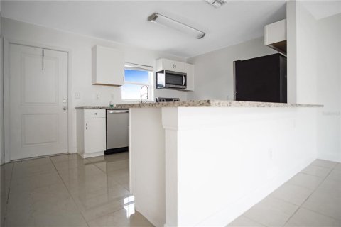 Apartamento en alquiler en Davenport, Florida, 2 dormitorios, 97.55 m2 № 1918747 - foto 4