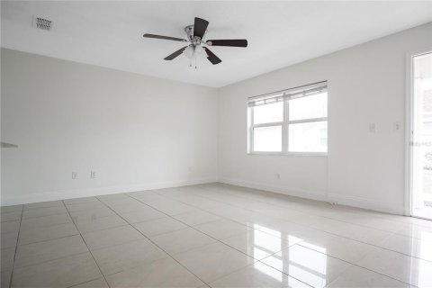Apartamento en alquiler en Davenport, Florida, 2 dormitorios, 97.55 m2 № 1918747 - foto 6